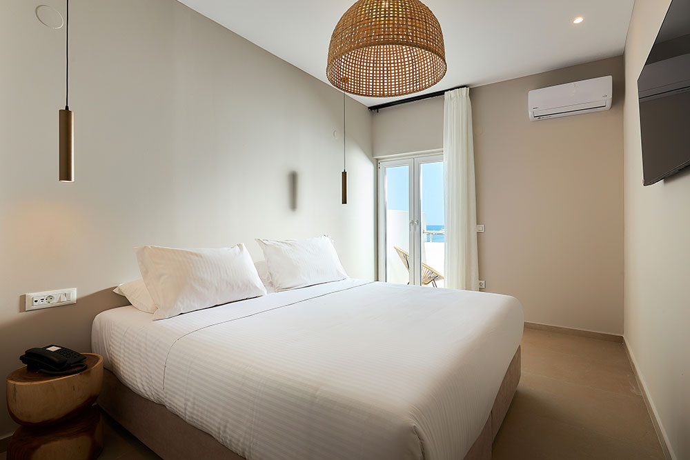 Lotus Rise Hotel Deluxe Suite with Jacuzzi